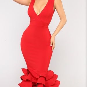 Valentine’s Day Inspo! FashionNova Red sexy dress with ruffles
